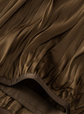 AA￥259 秒！春天家吸睛设计感不规则压褶大摆高腰A字半身裙8U81