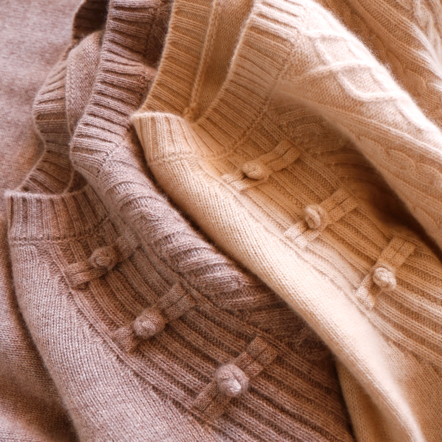 意DA利设计新中式100羊绒毛衣