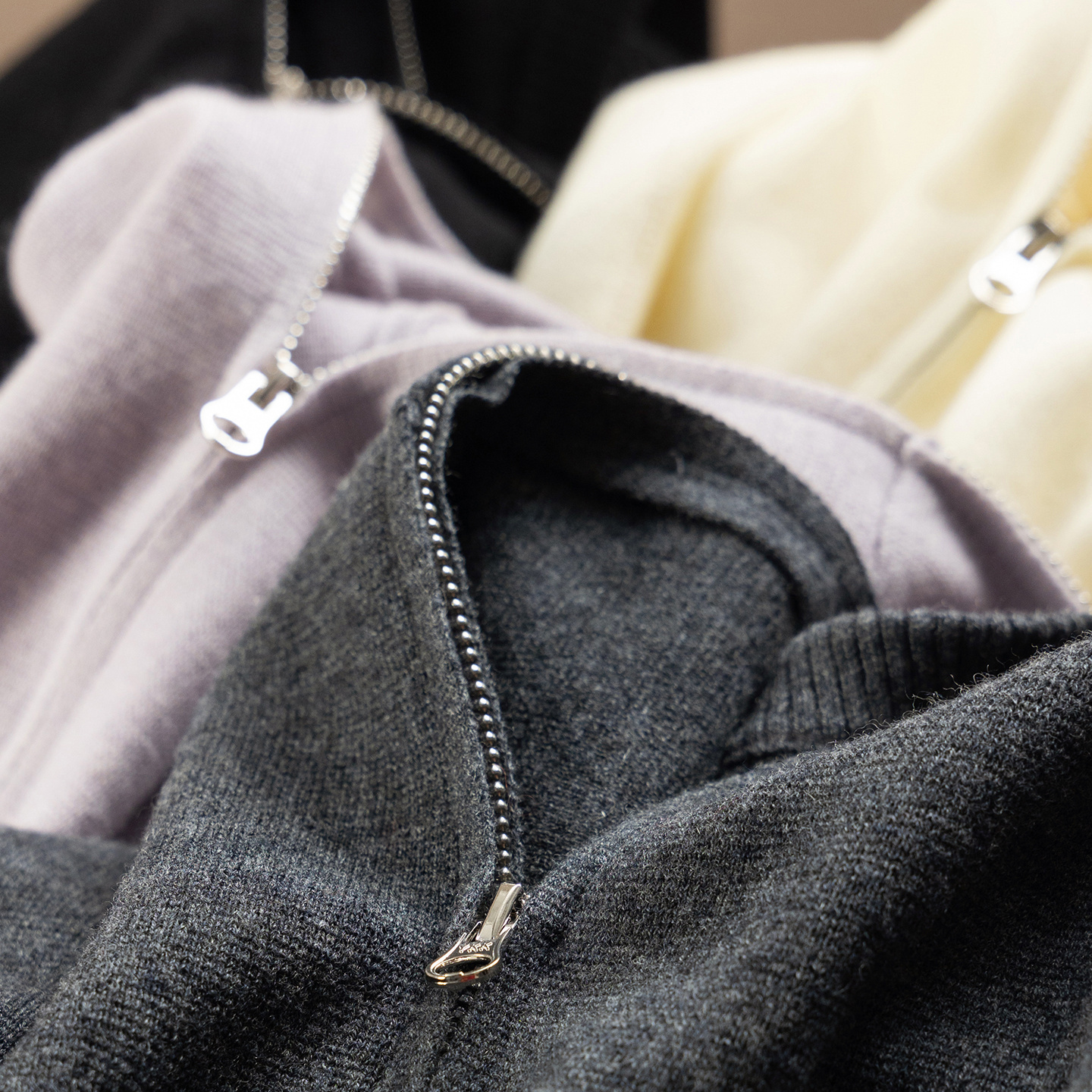 法柜48支精纺羊毛四平针毛衣外套