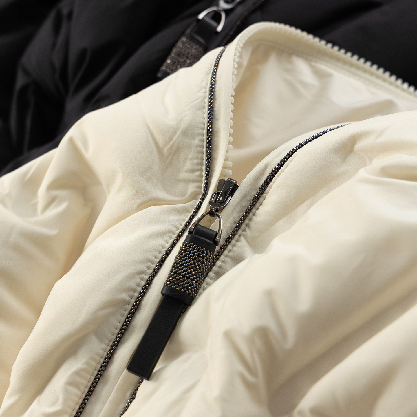 H春上7号 都市主角 意D利B^C珠链90白鹅绒微廓立领羽绒服D64F0 特