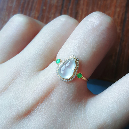 玉戒指缅甸翡翠戒指冰种翡翠葫芦