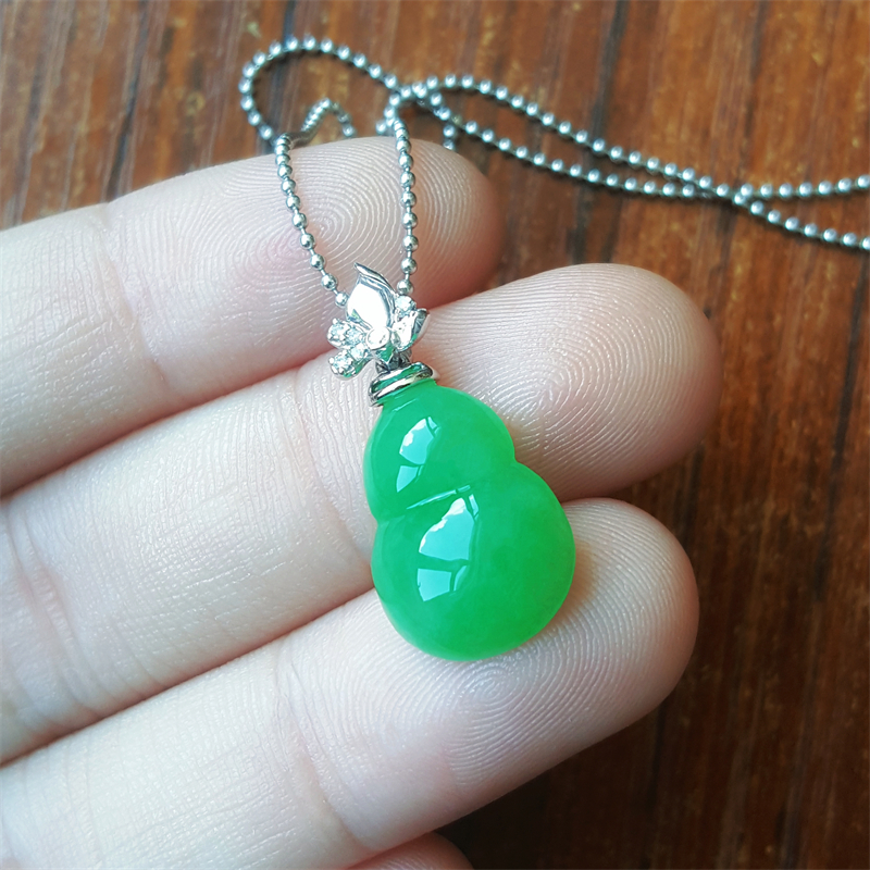 缅甸翡翠吊坠冰种翡翠葫芦锁骨坠