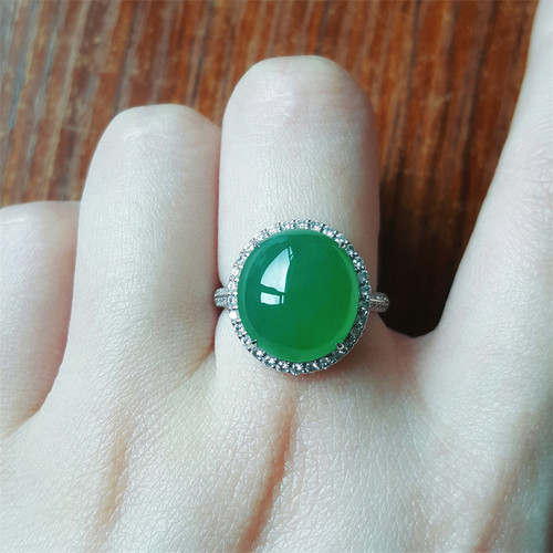 缅甸翡翠戒指冰种翡翠绿蛋面戒指