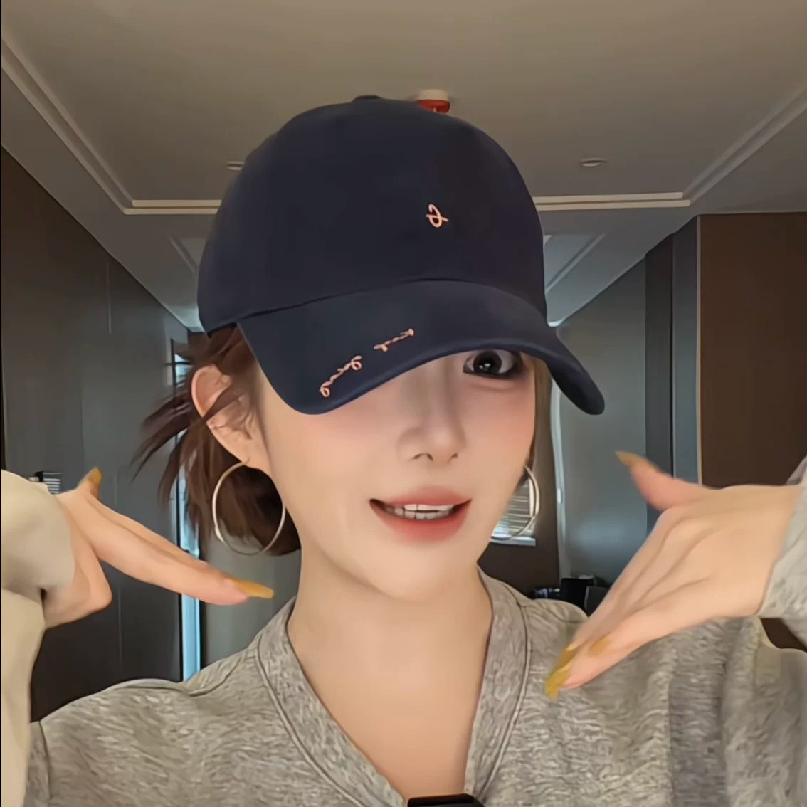 双刺绣秋季设计款棒球帽女26新款简约刺绣户外显脸小加宽帽檐帽子