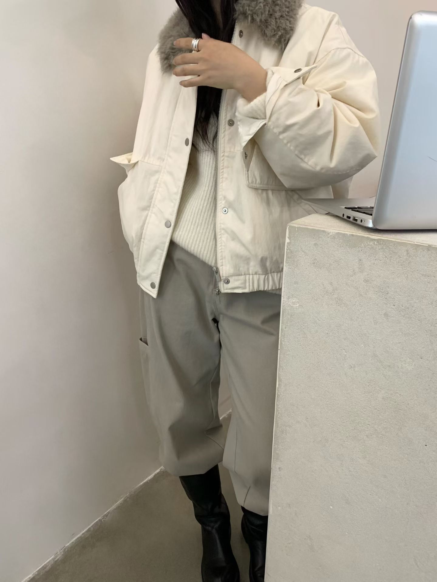 欧洲站正品2025冬季新款毛领拼接羽绒服女短款90白鸭绒外套上衣潮