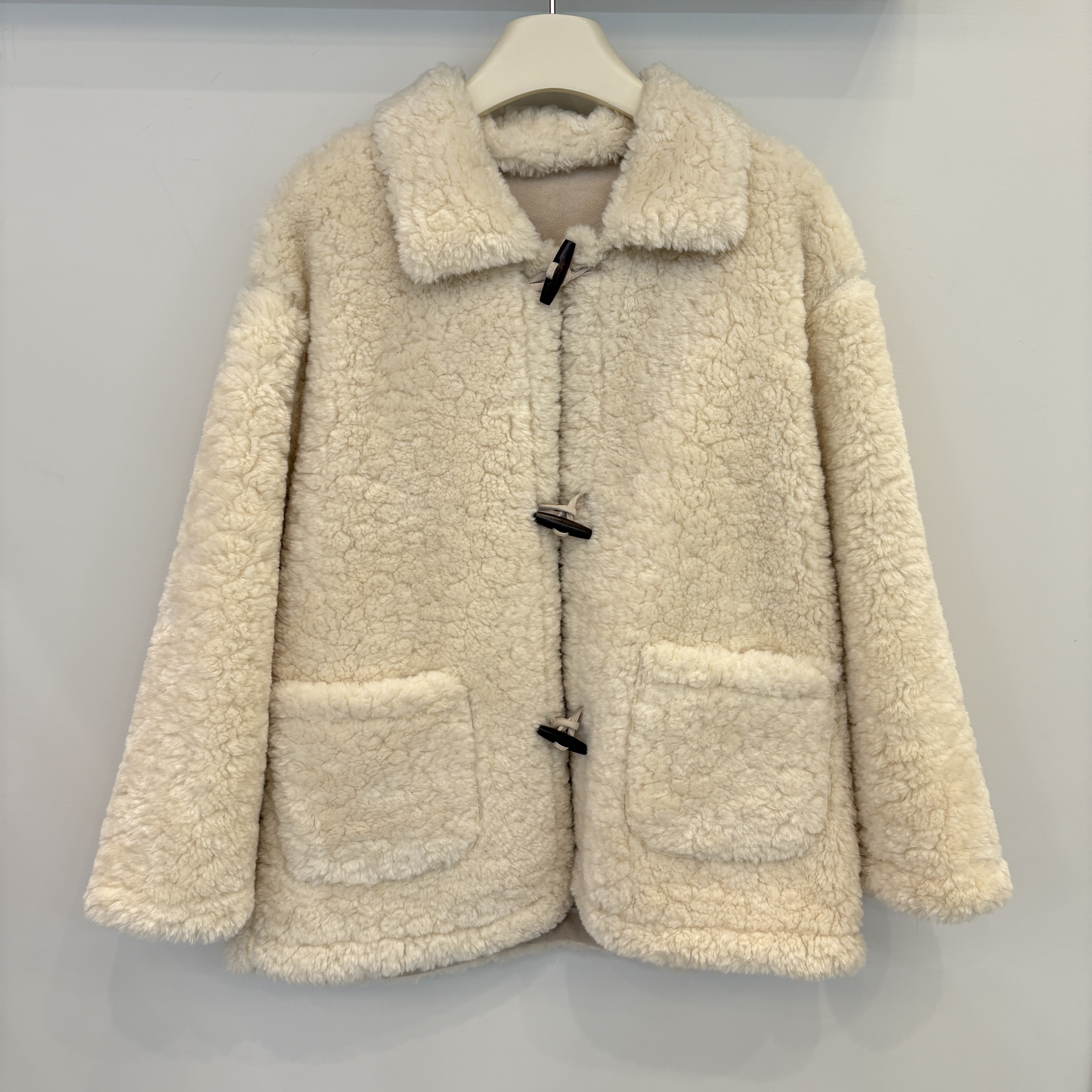 羊羔毛苹果型加厚保暖中长款外套