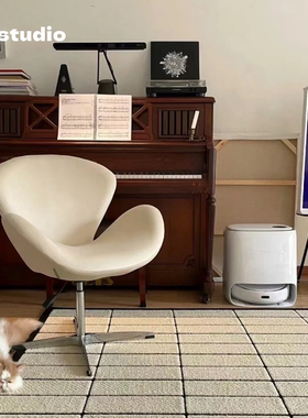 北欧简约单人沙发椅韩系奶油白旋转天鹅椅家用小户型卧室梳妆凳子