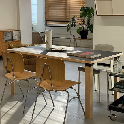 中古小户型实木餐桌家用现代简约莱尔桌北欧轻奢设计师款长桌书桌