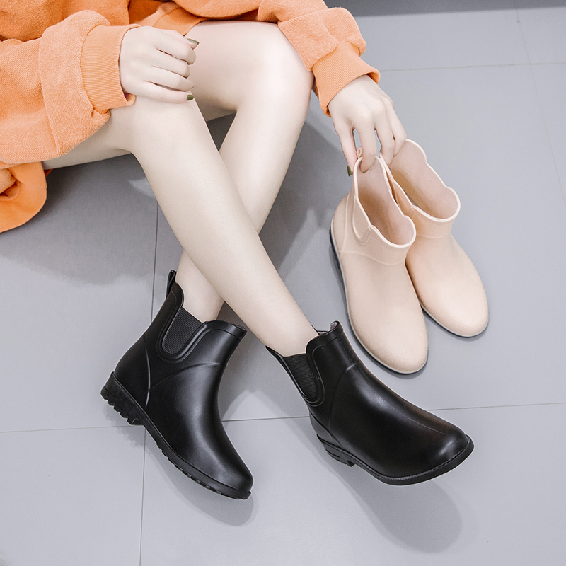 女士春秋时尚款外穿中筒防水鞋