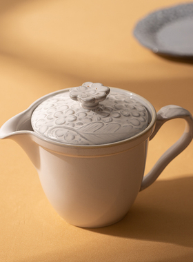日本原装进口AITO Lien 浮雕藤泡茶壶茶具日式小茶壶 珍珠白370ml