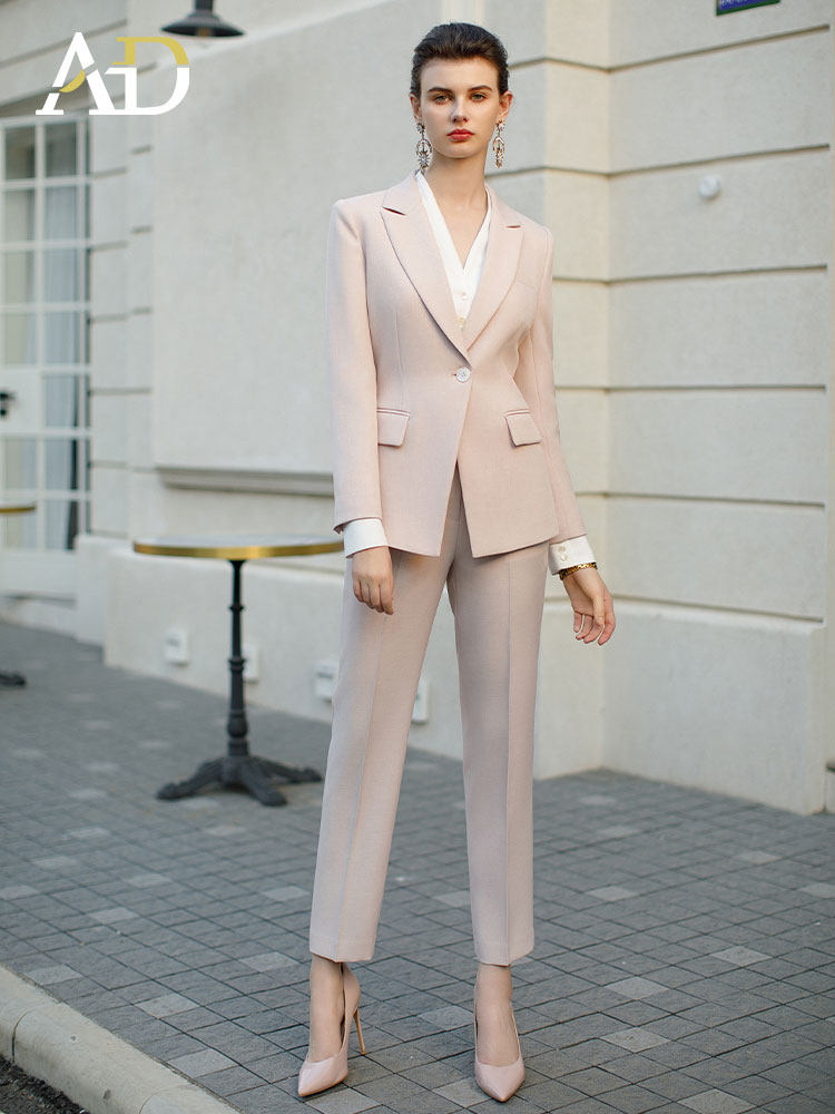 AD职业装气质女神范正装套装女士西装高端粉色新闻主持人上镜服装