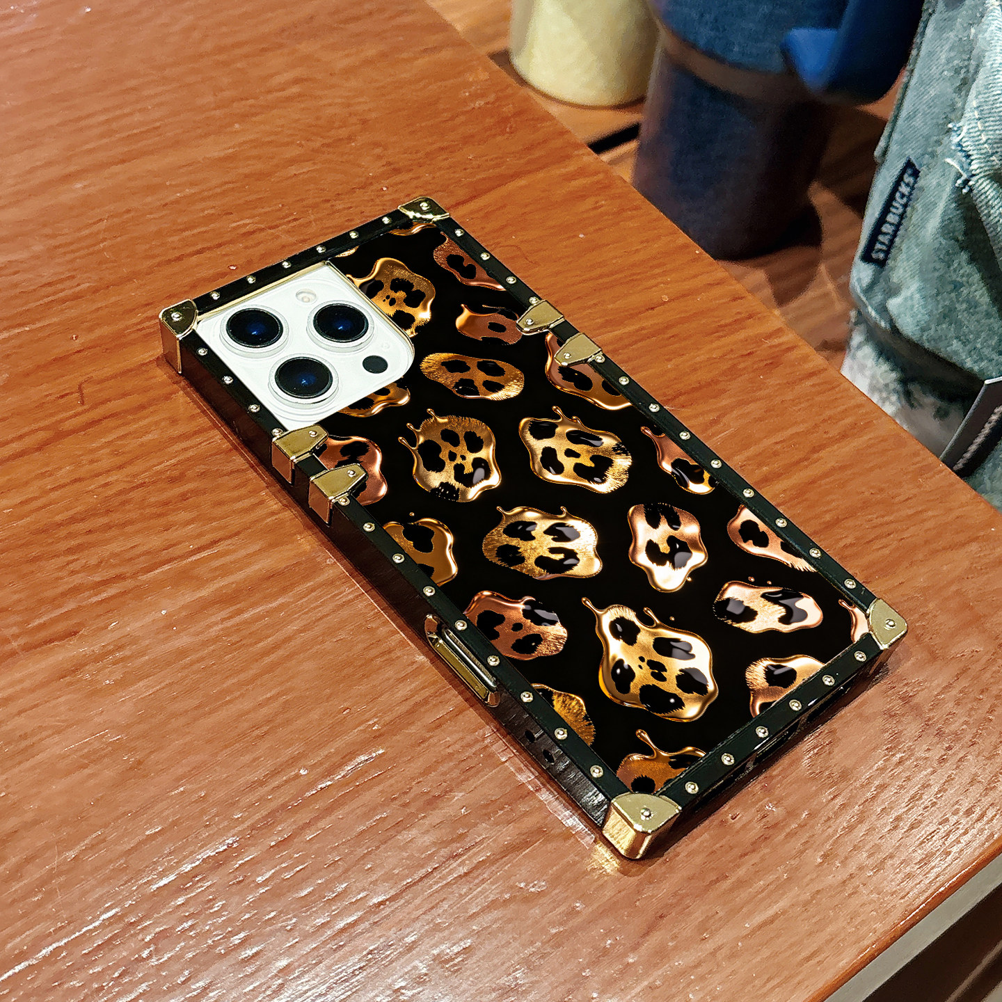 贵气豹纹iPhone17手机壳轻奢风