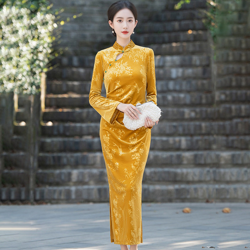 2024早秋款中国风金黄色丝绒长款复古旗袍女装少女改良连衣裙显瘦,女装/女士精品,旗袍,淘宝优惠券,粉丝福利购,淘宝优惠卷