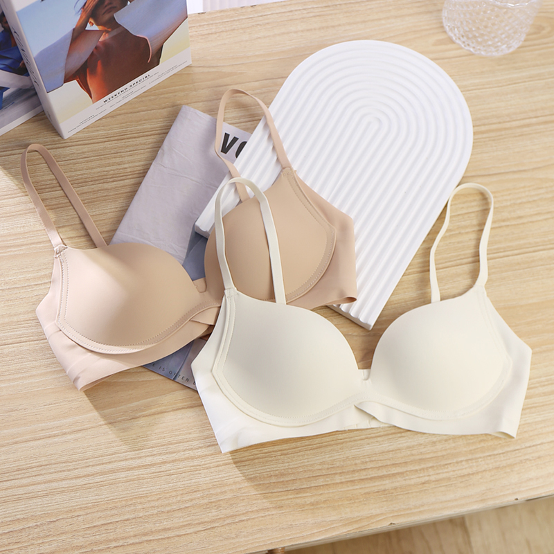 简约无钢圈无痕小胸聚拢光面文胸