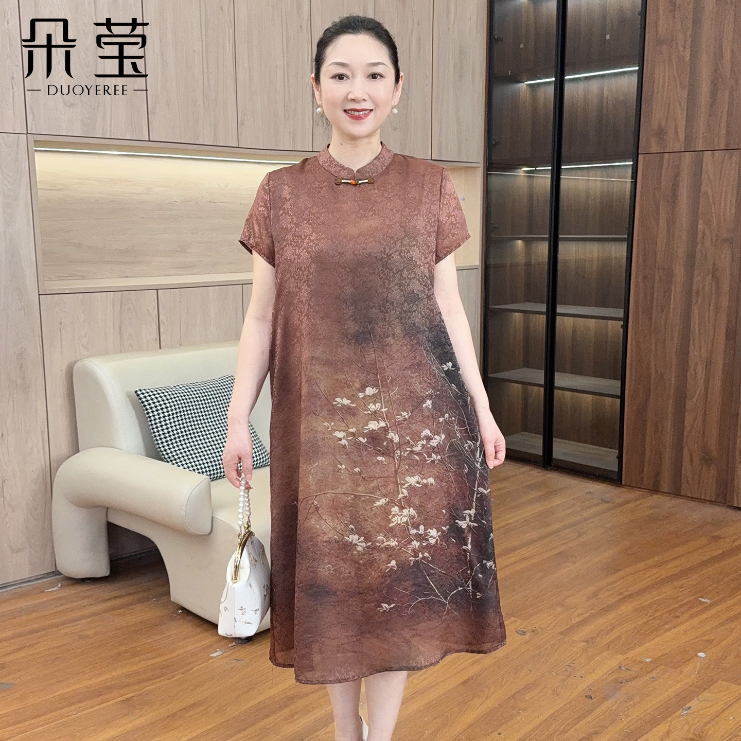 朵莹奶奶夏装宽松大码旗袍连衣裙女2026新款中老年人妈妈时尚裙子