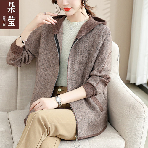 新款妈妈春秋装洋气连帽针织外套