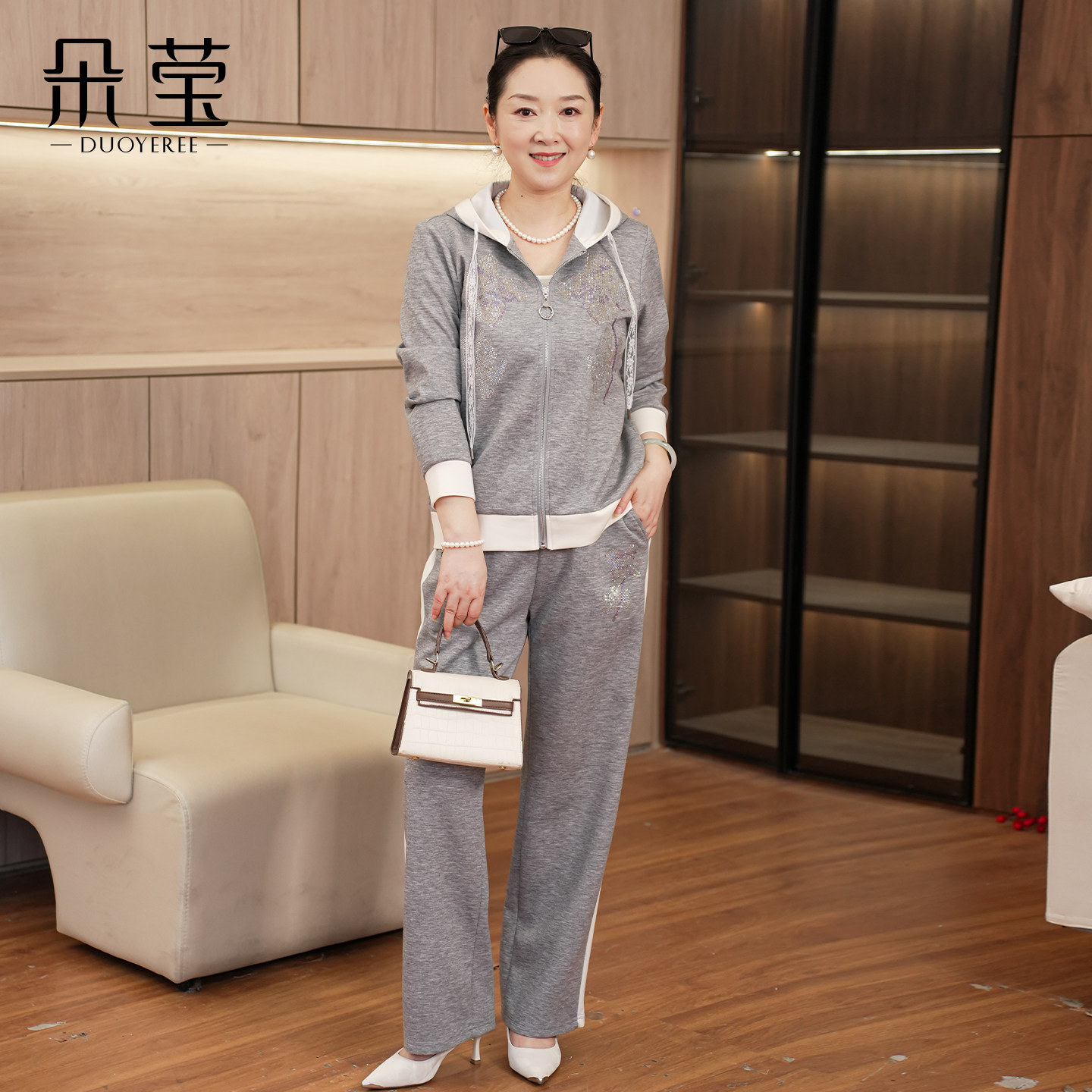 朵莹妈妈秋装休闲运动套装新款