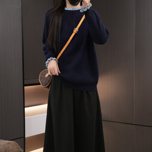 闭眼入时尚精致木耳边针织毛衣