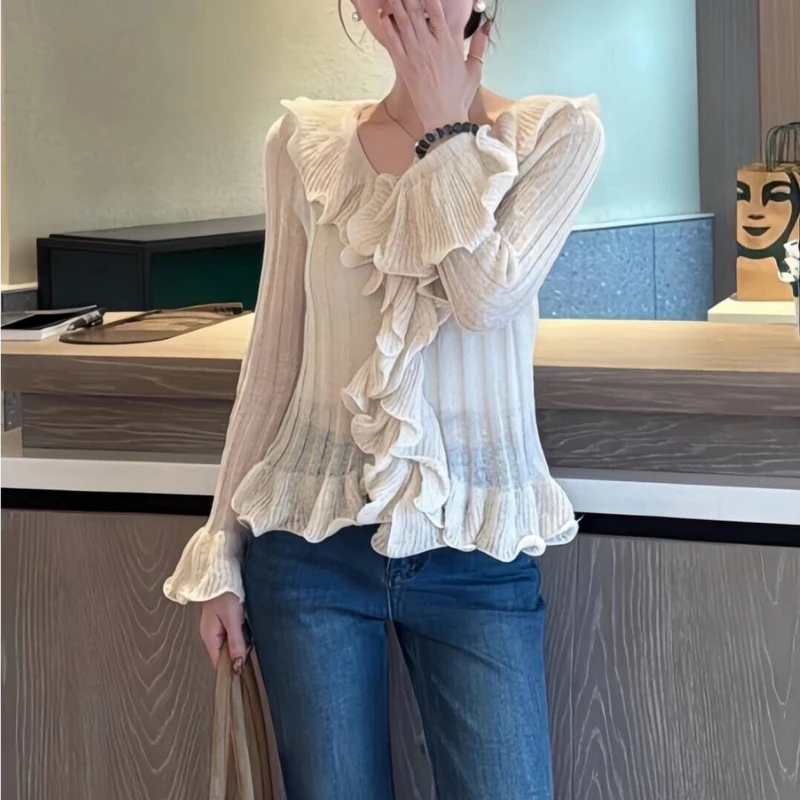 气质v领荷叶边喇叭袖毛针织衫