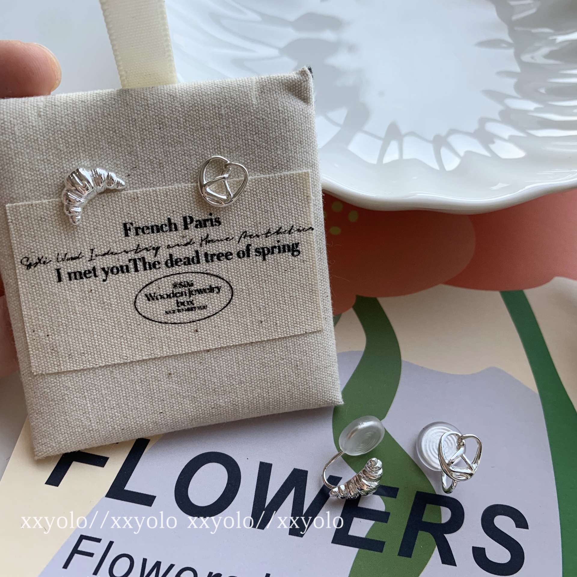 xxyolo韩风女可颂牛角耳钉