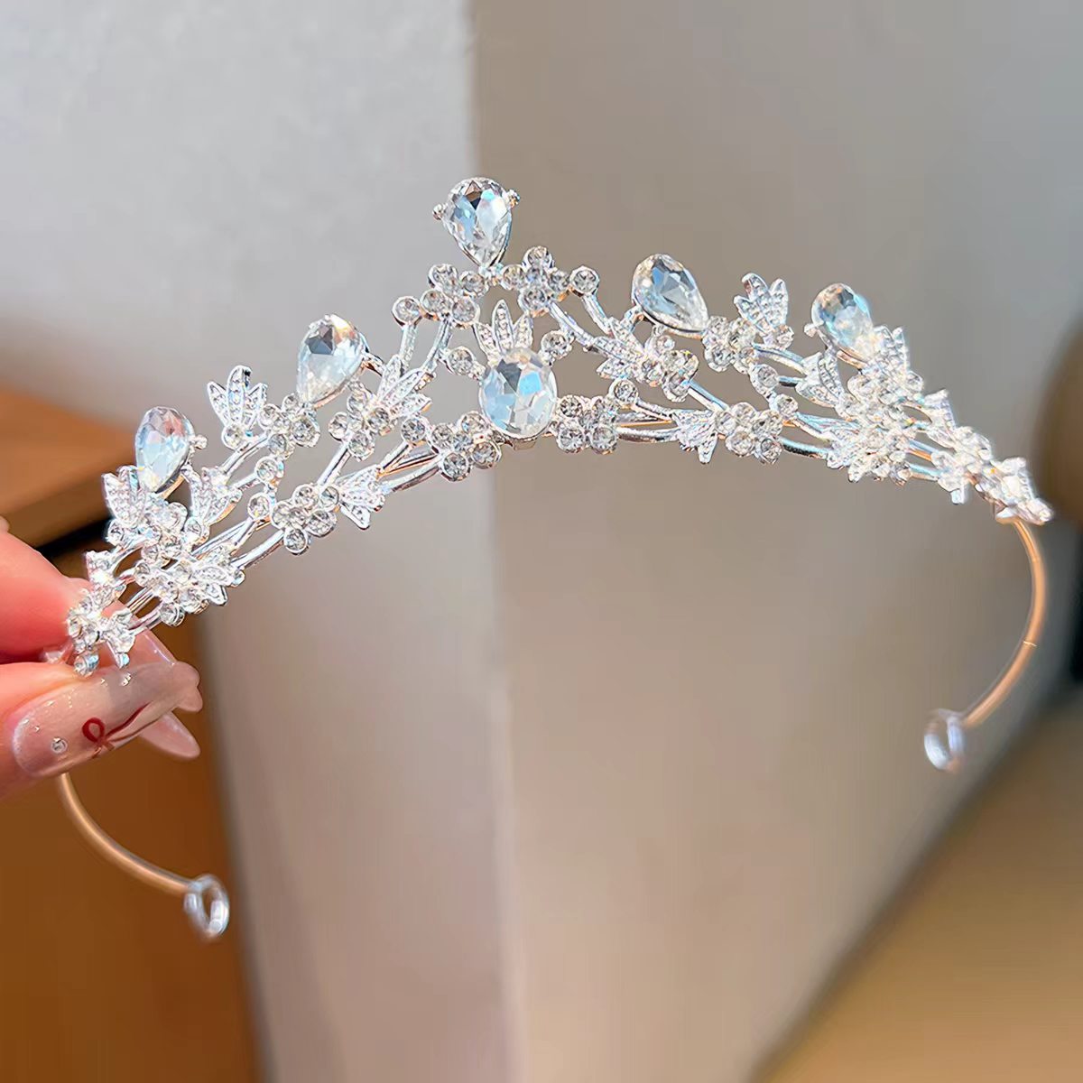 水晶公主皇冠头饰女神十八岁生日水钻王冠发箍高级感发箍新娘发饰