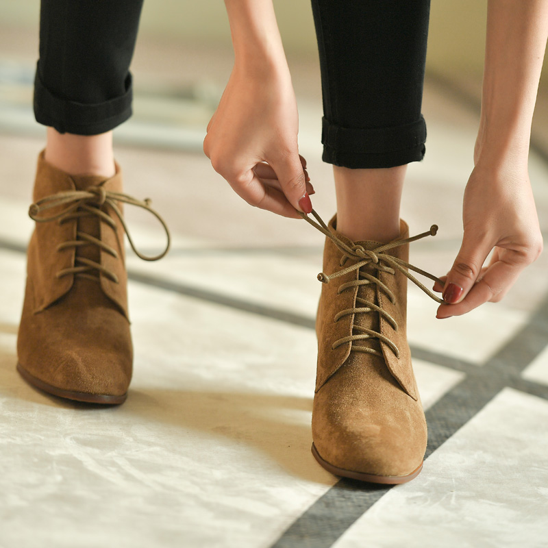 棕色秋冬新款系带磨砂中跟马丁靴