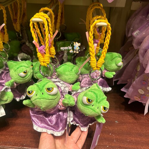 香港迪士尼魔法奇缘乐佩长发公主帕斯卡毛绒挂件发饰包包周边