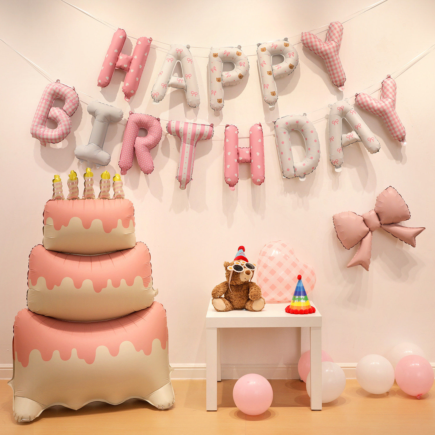 超大三层粉色蛋糕气球女孩周岁派对背景墙布置场景装饰氛围感拍照