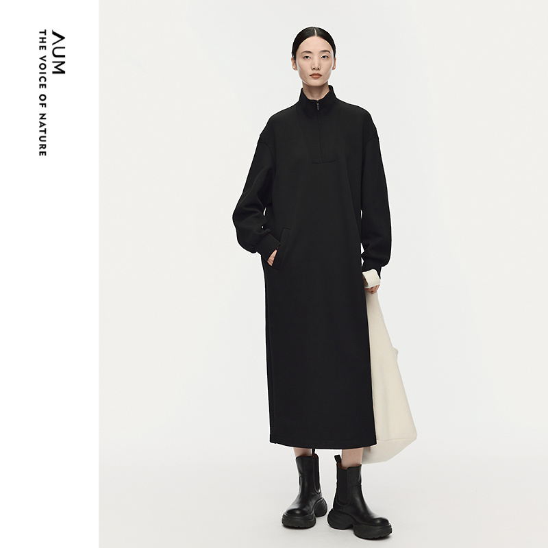 【商场同款】AUM噢姆2025年冬季新款柔棉空气层连衣裙黑色长裙女