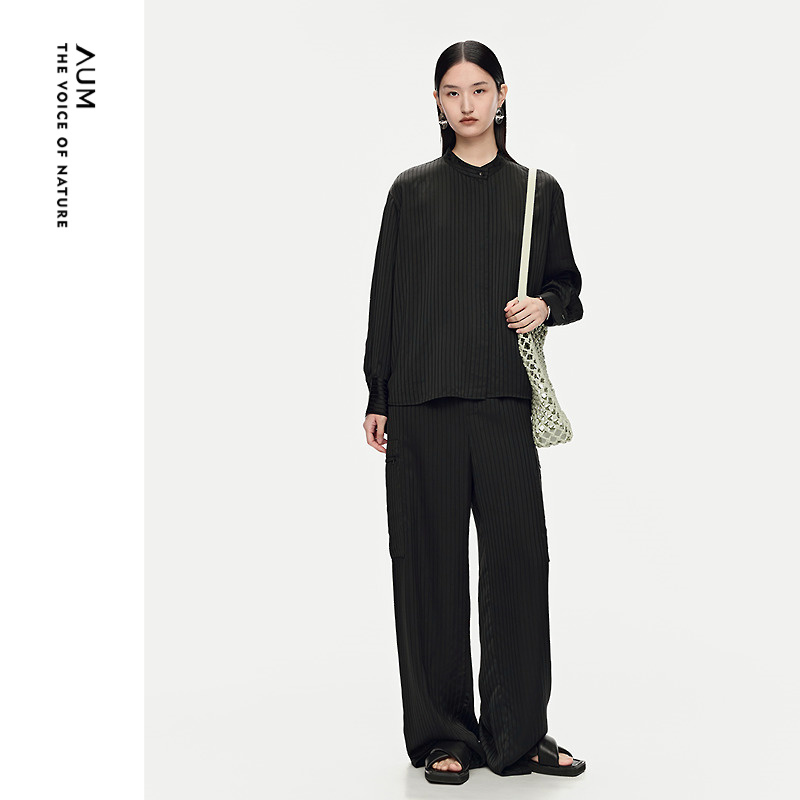 【轻松套装】AUM噢姆2025年秋季新款条纹立领衬衫黑色休闲直筒裤