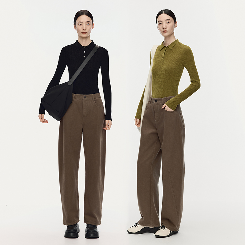 【大秀同款】AUM噢姆2025年冬季新款翻领坑条竖纹休闲针织上衣女