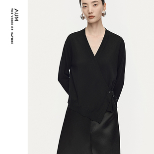 新款 AUM噢姆2025年冬季 美丽诺羊毛V领黑色针织外套女 商场同款