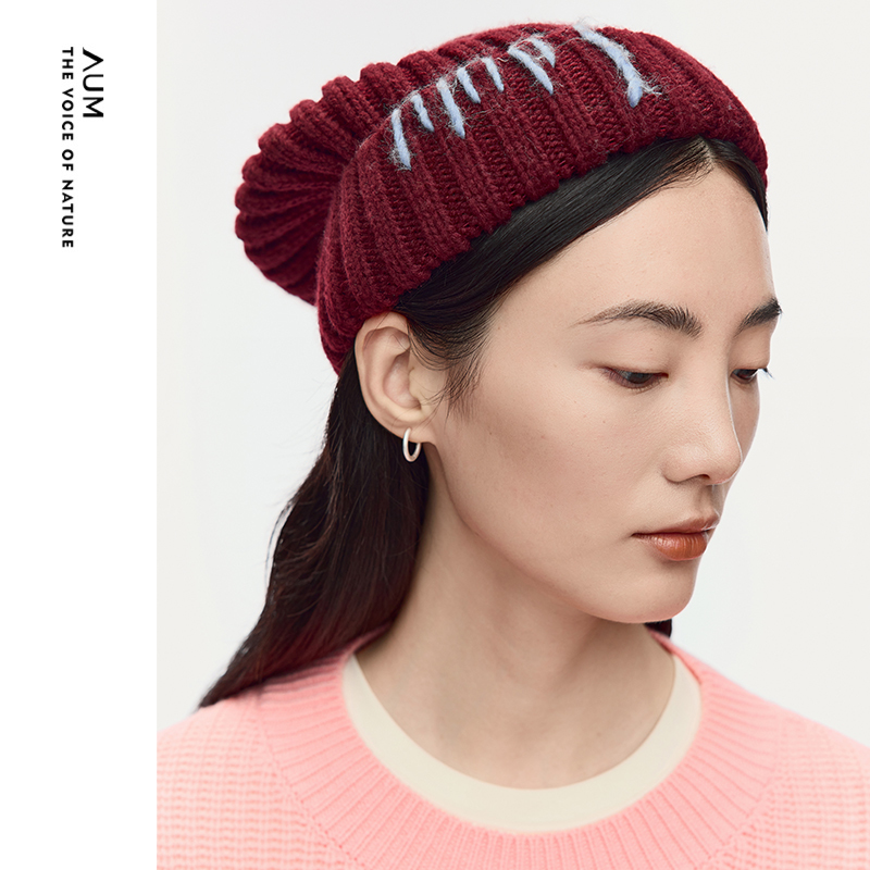 【灵感搭配】AUM噢姆2025年冬季新款撞色线条针织休闲毛线冷帽女