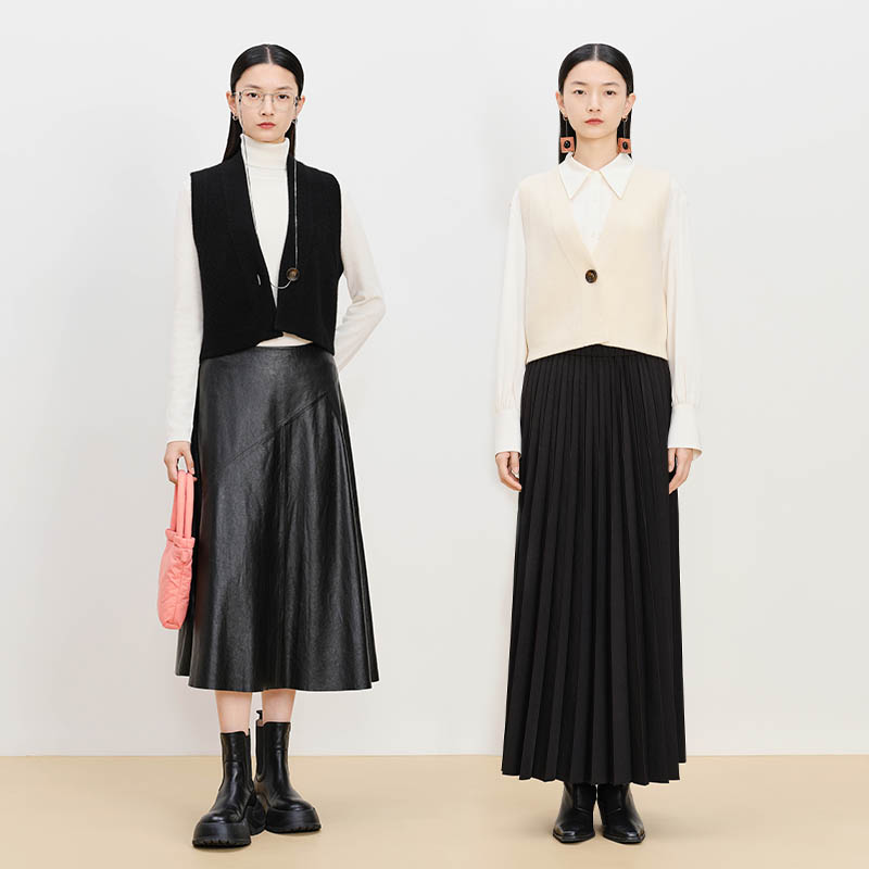 【商场同款】AUM噢姆冬季精纺牦牛绒针织气质V领宽松休闲黑色马甲