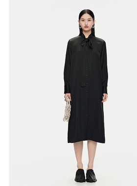 【天猫臻选】AUM噢姆2025年秋季新款条纹衬衫连衣裙黑色休闲长裙