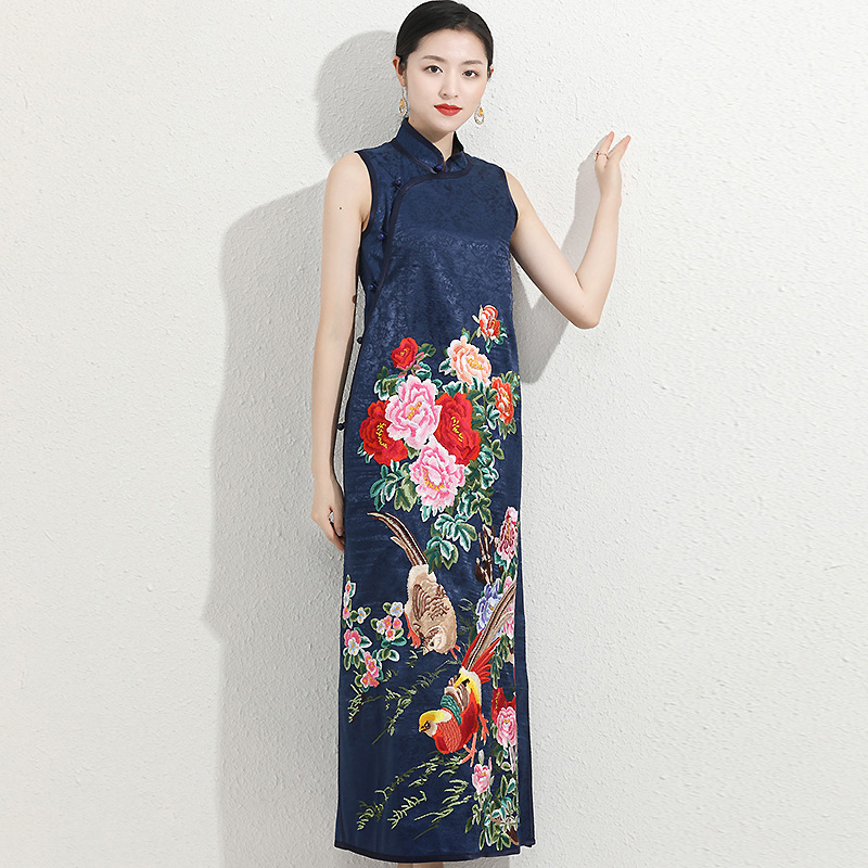 Cheongsam, retro ethnic evening dress, 2021 years, Chinese style, with embroidery, plus size, fitted, ethnic style