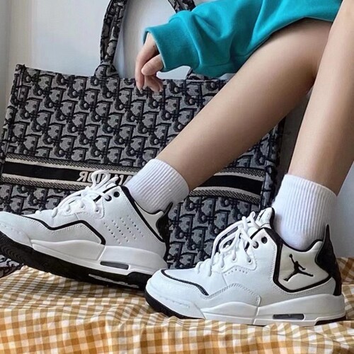 Jordan Courtside 23低帮篮球鞋男女同款休闲黑色AR1002-100