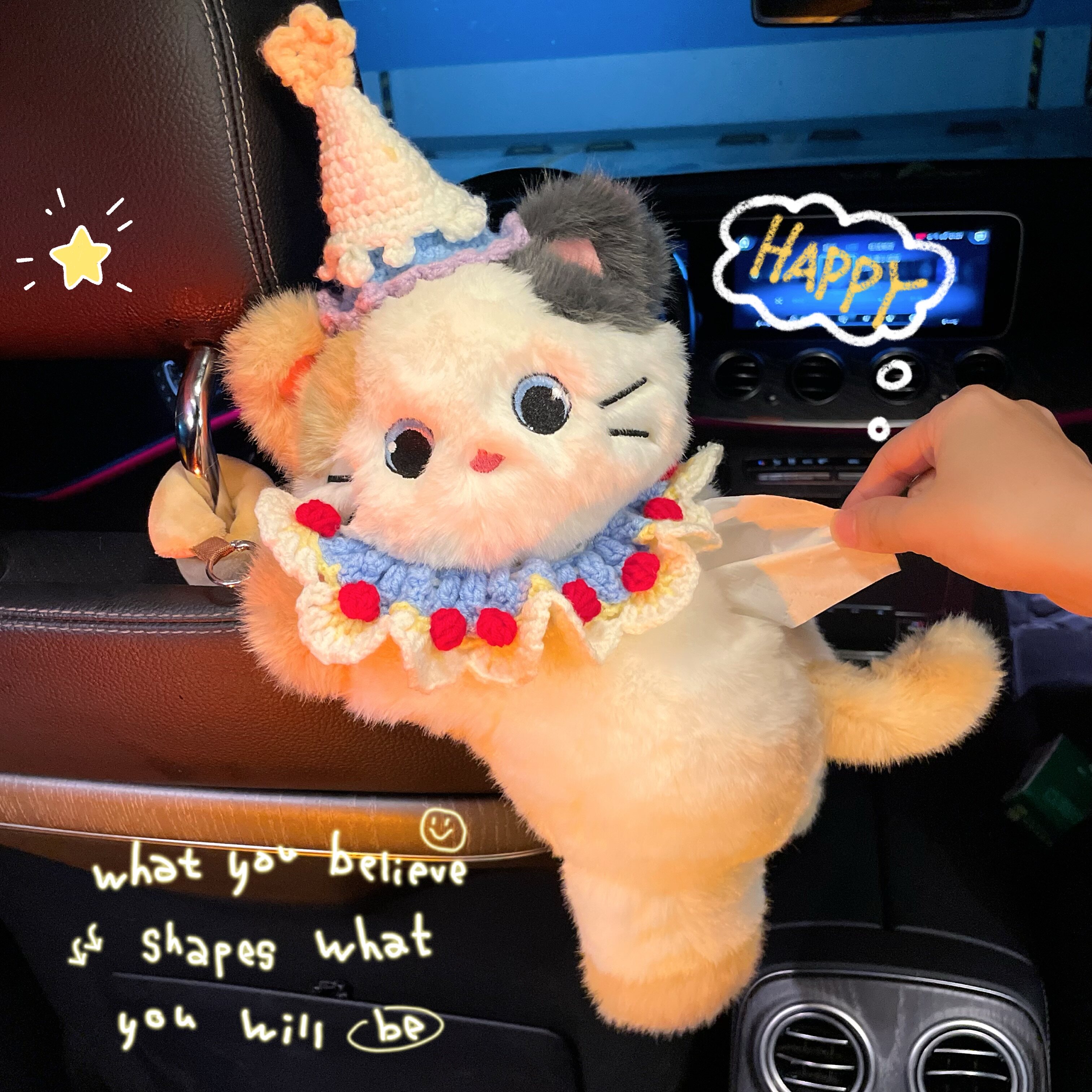 创意三花猫车载纸巾盒女生可爱副驾新款车内挂式毛绒公仔抽纸挂袋