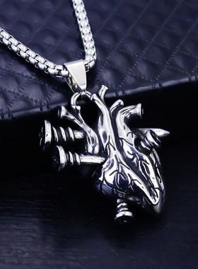 欧美复古创意夸张个性不锈钢男士吊坠朋克哥特螺丝钉心脏造型项链