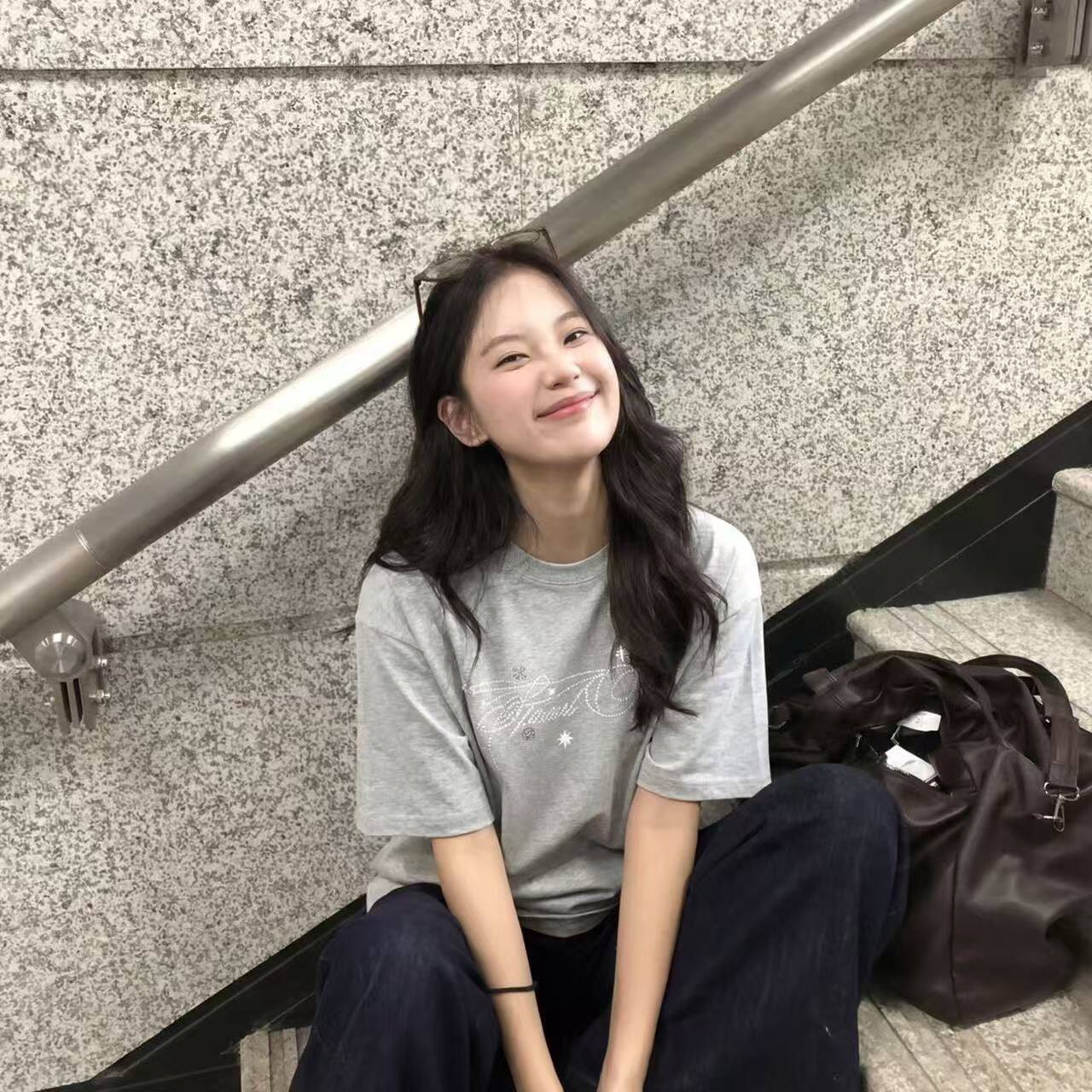慵懒风钉珠刺绣字母短袖t恤女2026纯棉韩版潮牌宽松圆领灰色上衣