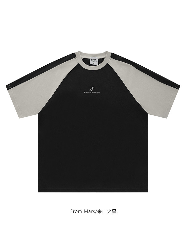FROM MARS IS A LOOSE AMERICAN RAGLAN A SHORT-SLEEVED SHORT-SLEEVED T-SHIRT A CONTRAST LETTER