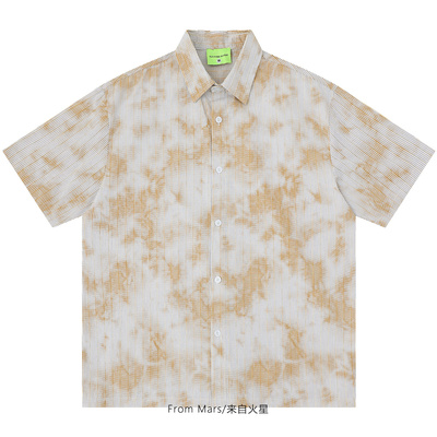 在细碎里宽松短袖衬衫学院风