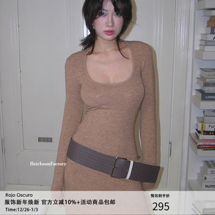 长裙秋季 Heirloom 连衣裙女辣妹打底针织修身 纯欲褐色U领长袖 法式