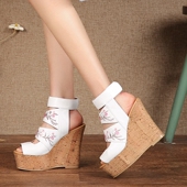 女夏民族风波西米亚沙滩鞋 天赐绣2020新款 绣花凉鞋 鱼嘴短凉靴子