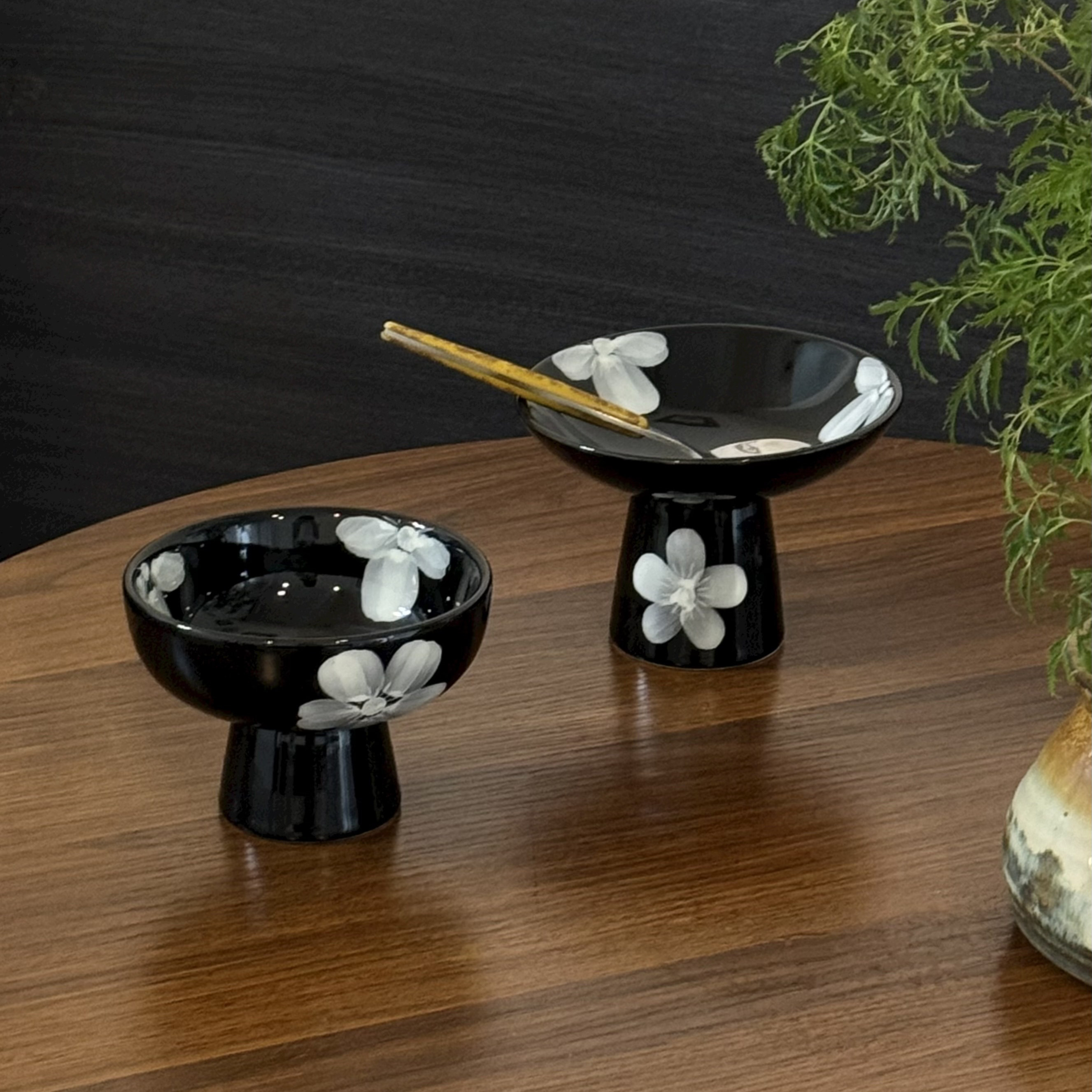 时常小众复古雪糕碗陶瓷高脚甜品碟家用零食点心装饰摆件收纳托盘