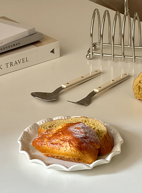 时常ins复古韩式纯白浮雕盘子陶瓷甜品盘西餐盘简约圆形蛋糕碟子