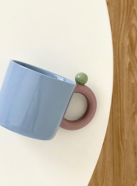 时常创意撞色圆球把手陶瓷马克杯水杯家用大容量咖啡杯小众牛奶杯