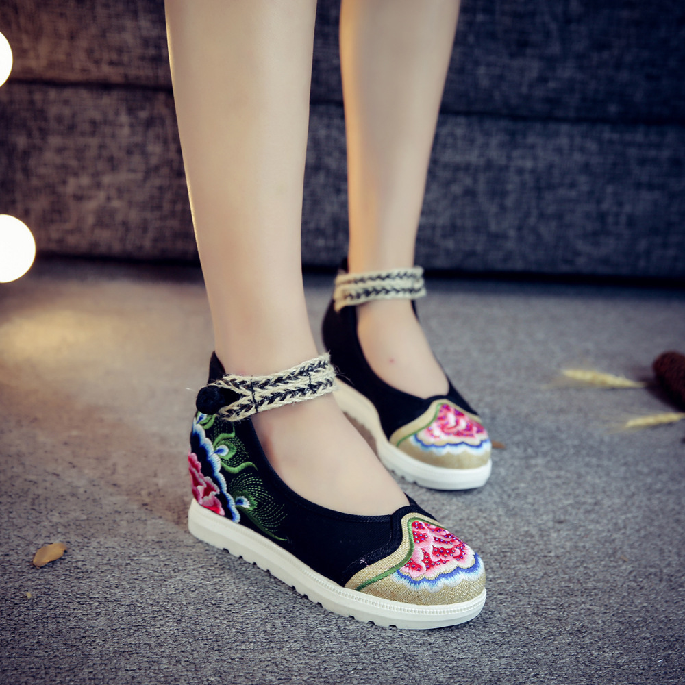 春夏新款中式婚鞋新娘秀禾鞋红色布鞋绣花鞋民族风坡跟厚底旗袍鞋在类目 女鞋, 低帮鞋中 - 来自Buy2taobao.com提供专业的淘宝代购服务