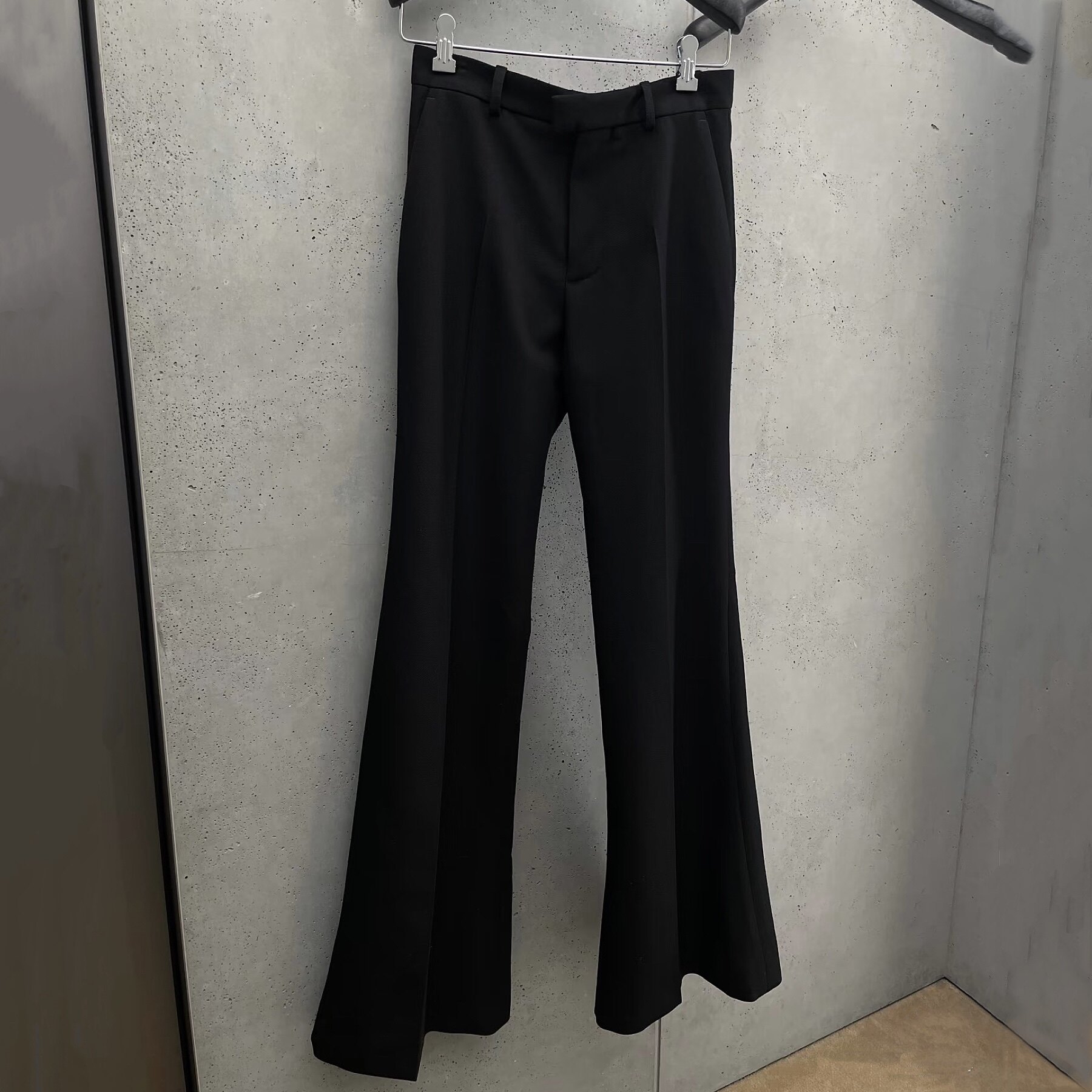 巴黎Cleanfit立体剪裁黑色西装裤图片