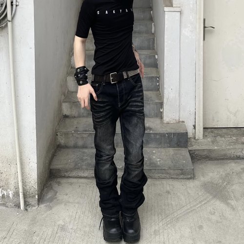 手工后面口袋设计X线刺绣牛仔裤